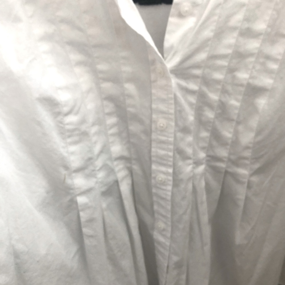 Cute Anthropologie/Maeve Smocked White Top